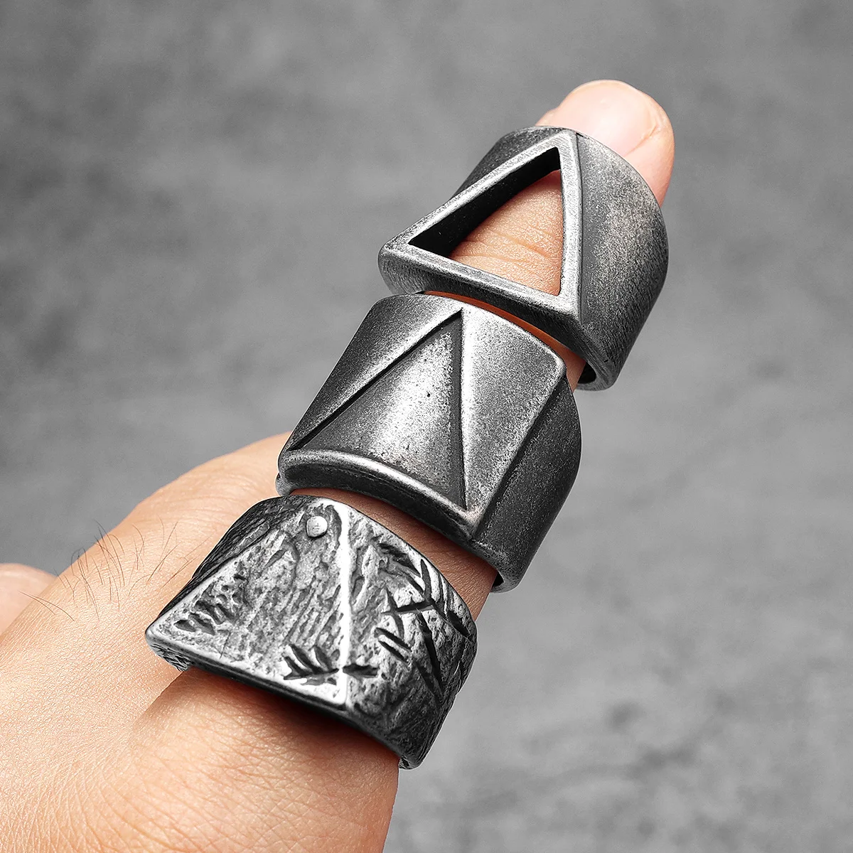 Retro Triangle Men Rings Stain - Vintage Fashion Newtown recension och pris