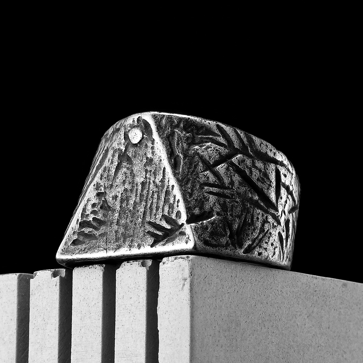 Retro Triangle Men Rings Stain - Vintage Fashion Newtown recension och pris