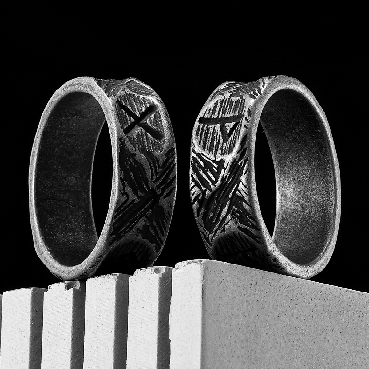 Minimalism Retro Viking Runes  - Vintage Fashion Newtown recension och pris