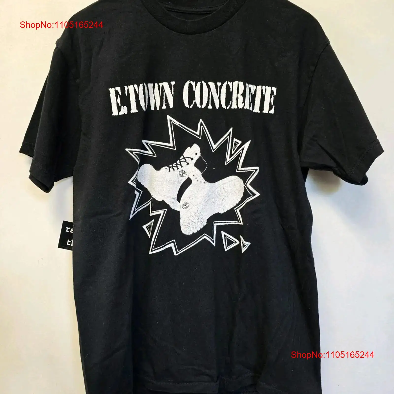 E Town Concrete Band T Shirt L - Vintage Fashion Newtown recension och pris