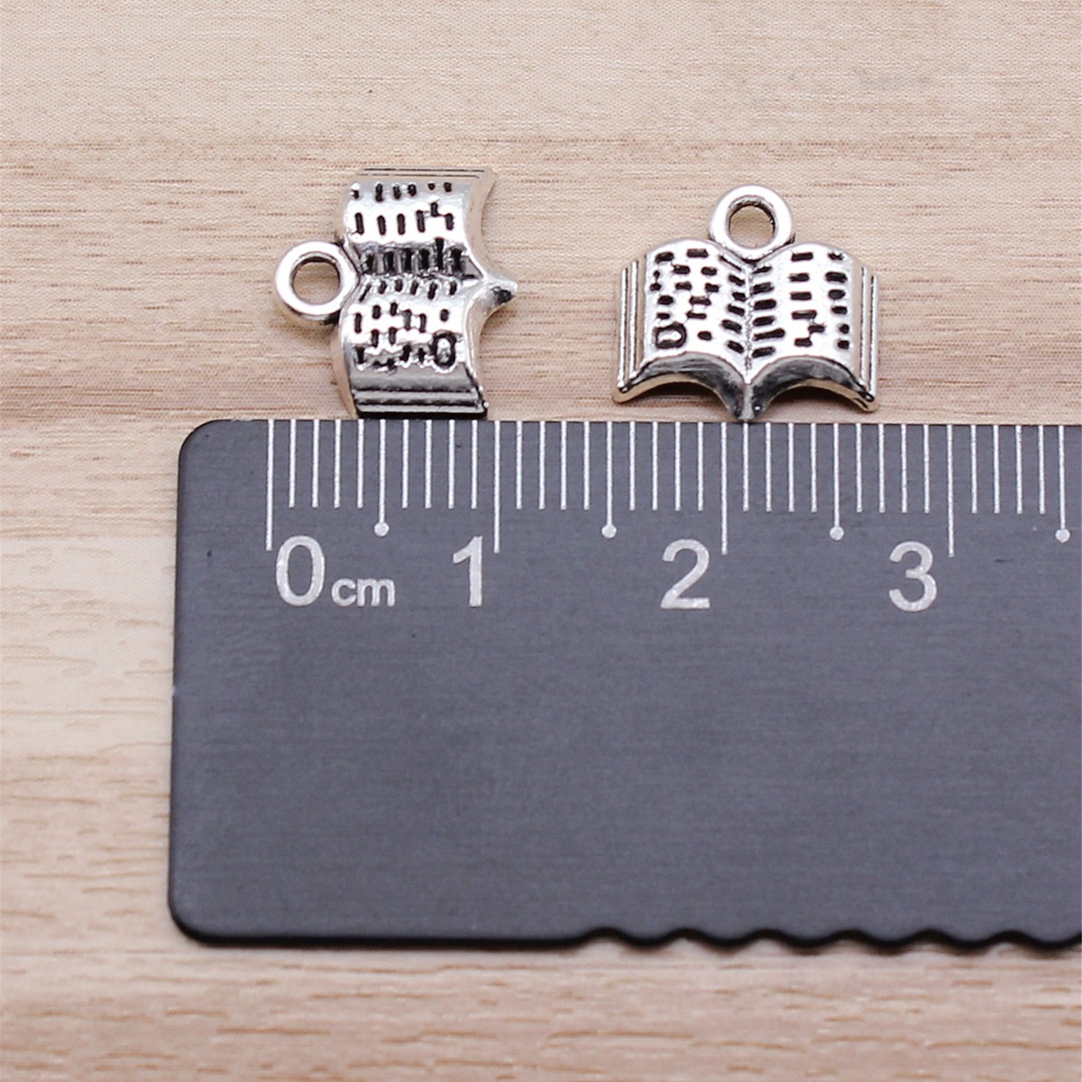 IFOCUS 20pcs/Lot Book Charms F - Vintage Fashion Books recension och pris